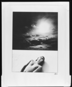 砂の上に横たわる男 画像