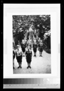 整列する女子挺身隊、日本製鋼 画像