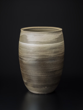 Carbonized marbleized vase with channel image