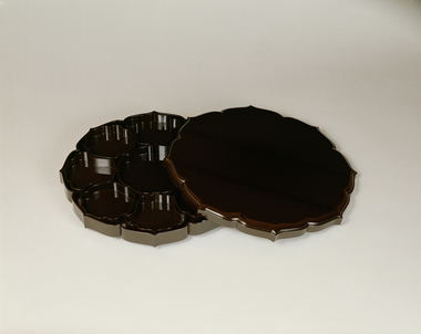 Eight-lobed covered box with petal-shaped small containers after the Shosoin Treasure