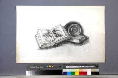 本の上の玻璃球、薔薇 画像