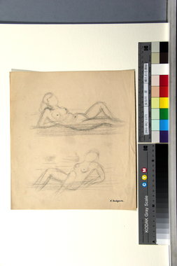 横たわる裸婦 画像