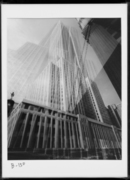 ポートフォリオ『25枚の写真』（1982年）より：メイポール（エンパイヤ・ステートビル）、ニューヨーク 画像
