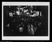 パリ祭、踊る群衆 画像